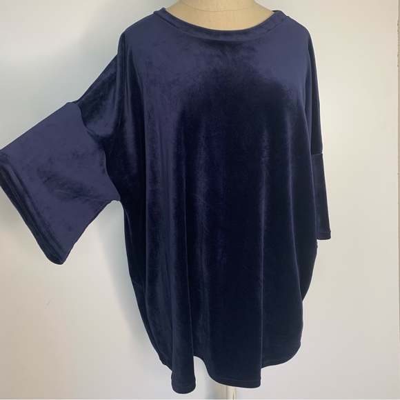 Fashion Nova navy oversized velour top - Picture 10 of 15